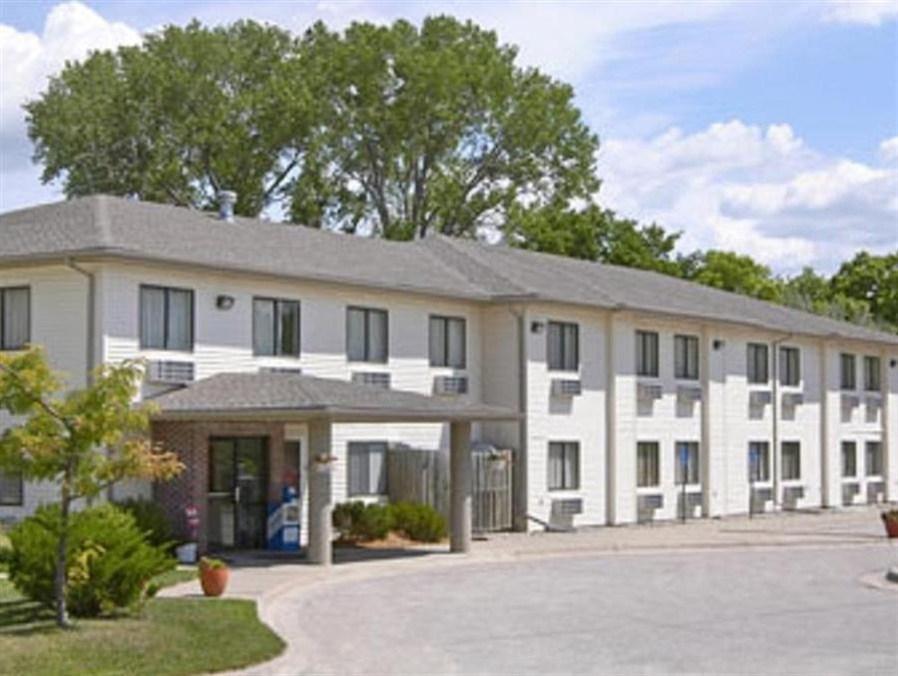 Hotel Super 8 By Wyndham Blair Exteriér fotografie